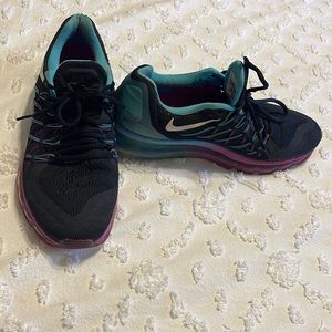Woman’s Nike Air Max Sneakers
